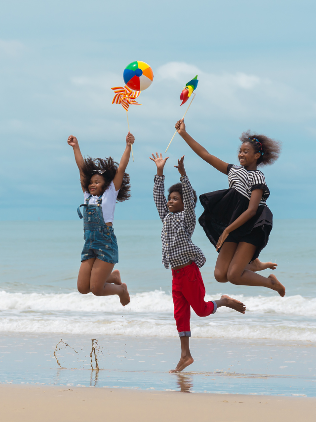 Family Fun in the Sun! 🌞🏖️ Master the Art of Stress-Free Beach Travel with Kids! Your Ultimate Guide to Memorable Beach Vacations for the Whole Family!